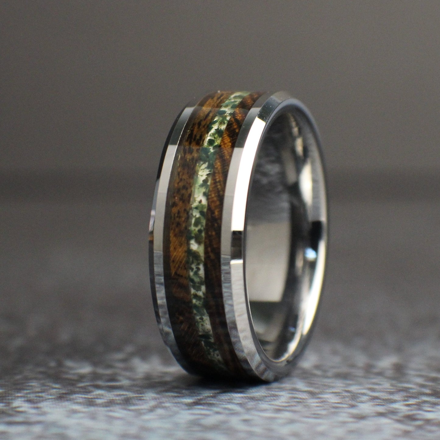 Men&#39;s Wedding Band